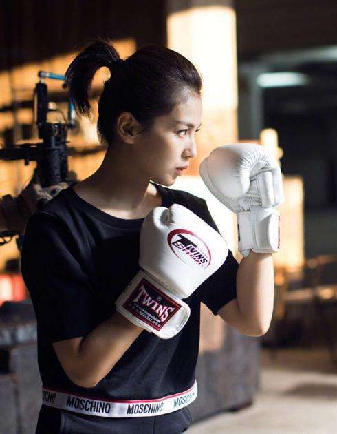 女明星打拳，从娱乐到竞技，展现女性力量的蜕变之路