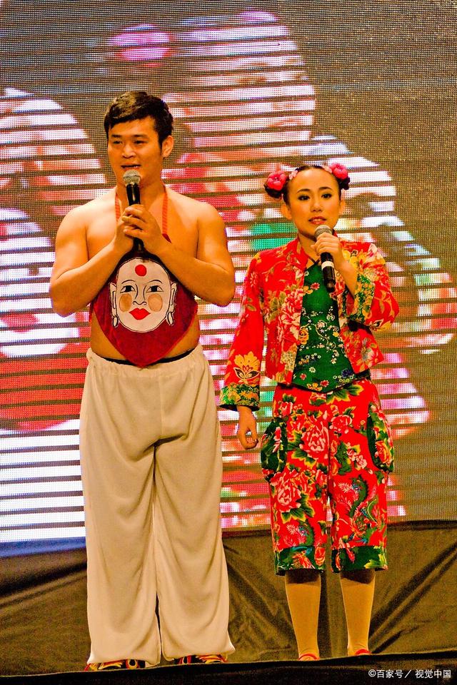 二人转演员大翻斗子，与自然美景的浪漫邂逅之旅